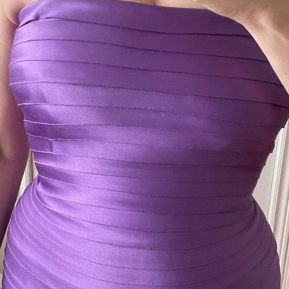 Tadashi Evening gown, strapless with puddle train. - Picture 6 of 8